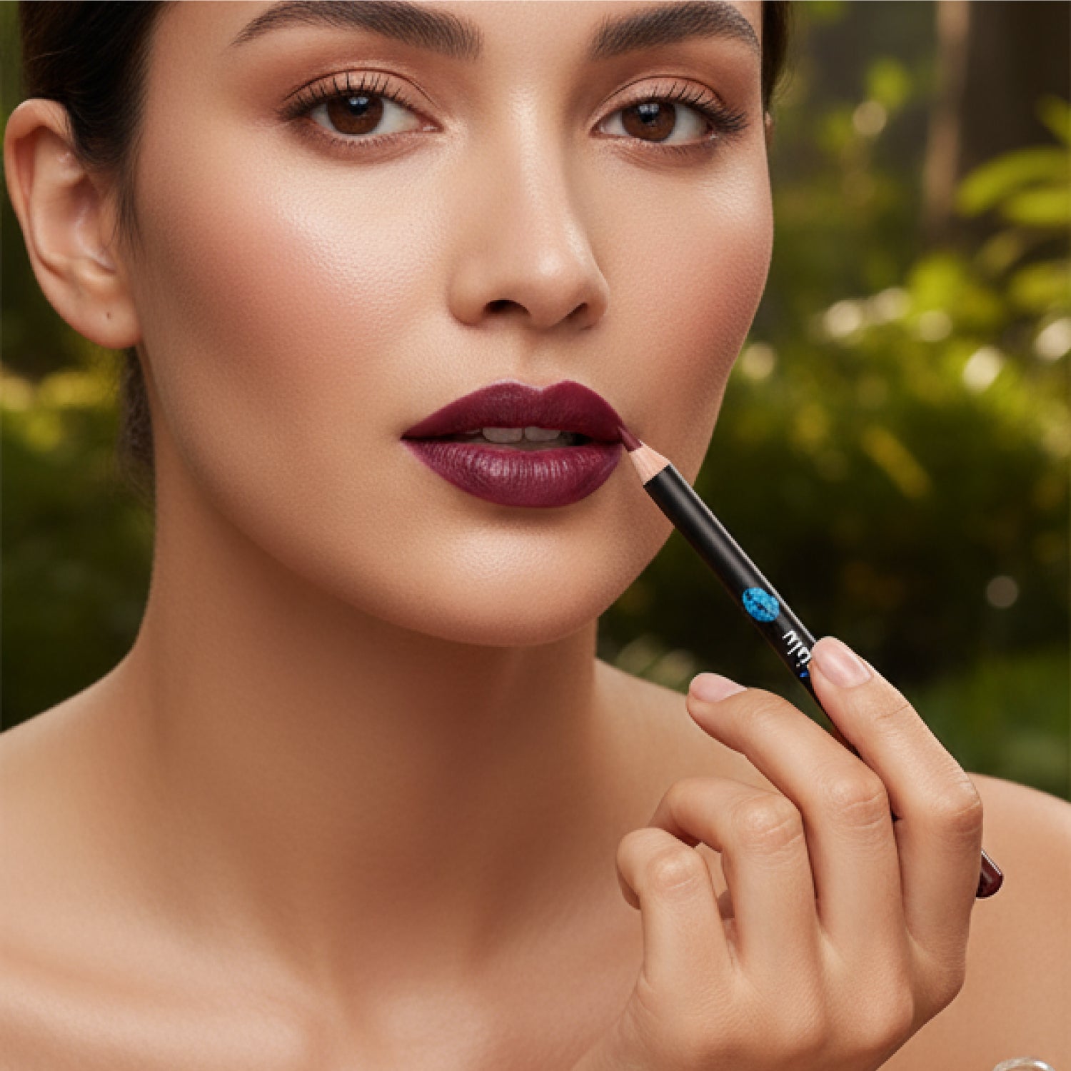 LAPIZ DELINEADOR DE LABIOS BURGUNDY
