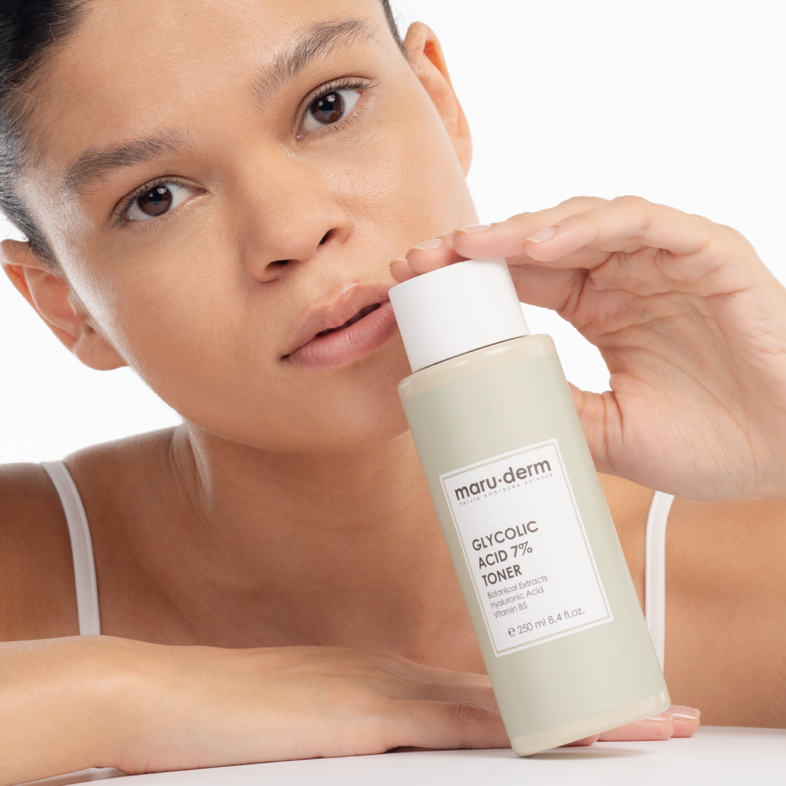 Tónico con ácido glicólico al 7% para unificar el tono de la piel Maruderm (250mL)